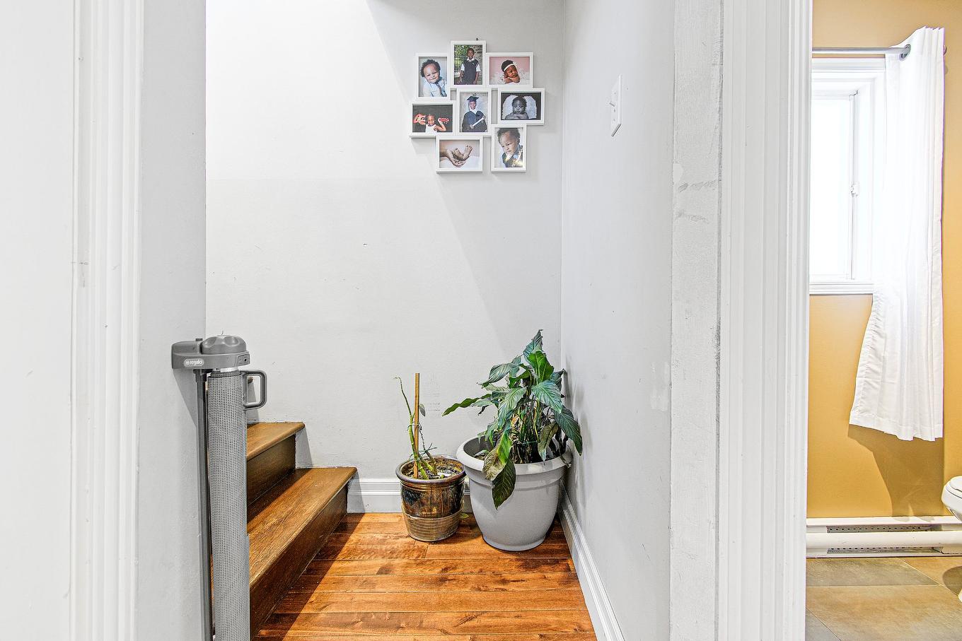 Staircase - 1601 Rue Des Bernaches, Terrebonne (La Plaine), QC - Indoor Photo Showing Other Room