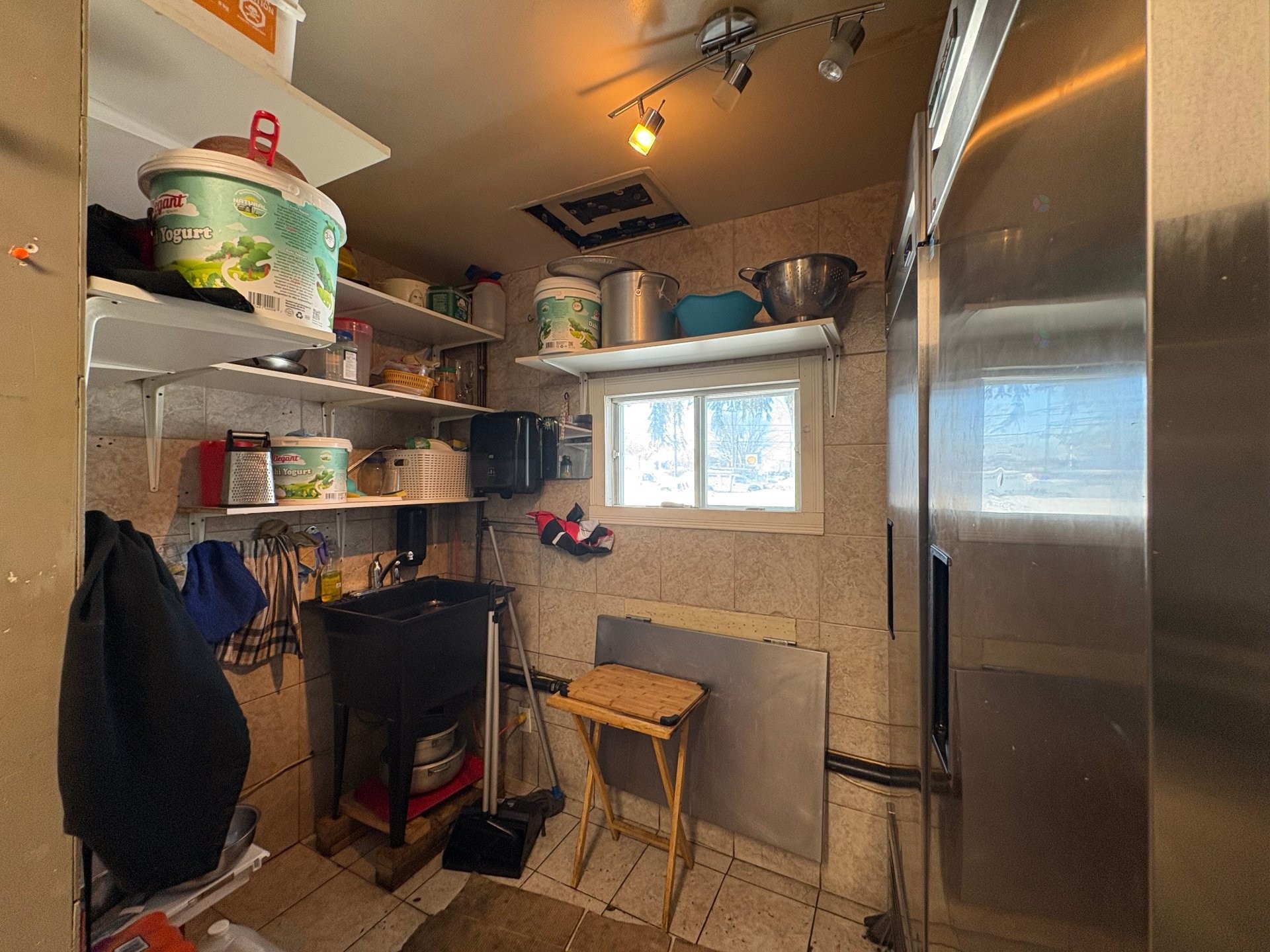 Cuisine - 1490 Boul. De L'Ange-Gardien N., L'Assomption, QC - Indoor