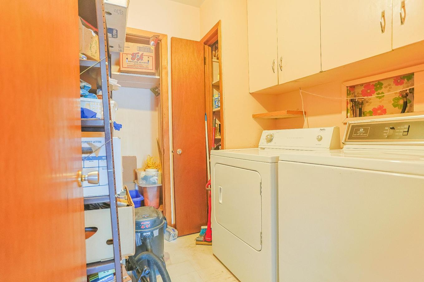 Laundry room - 3853 Rue Guillemette, Shawinigan, QC - Indoor Photo Showing Laundry Room