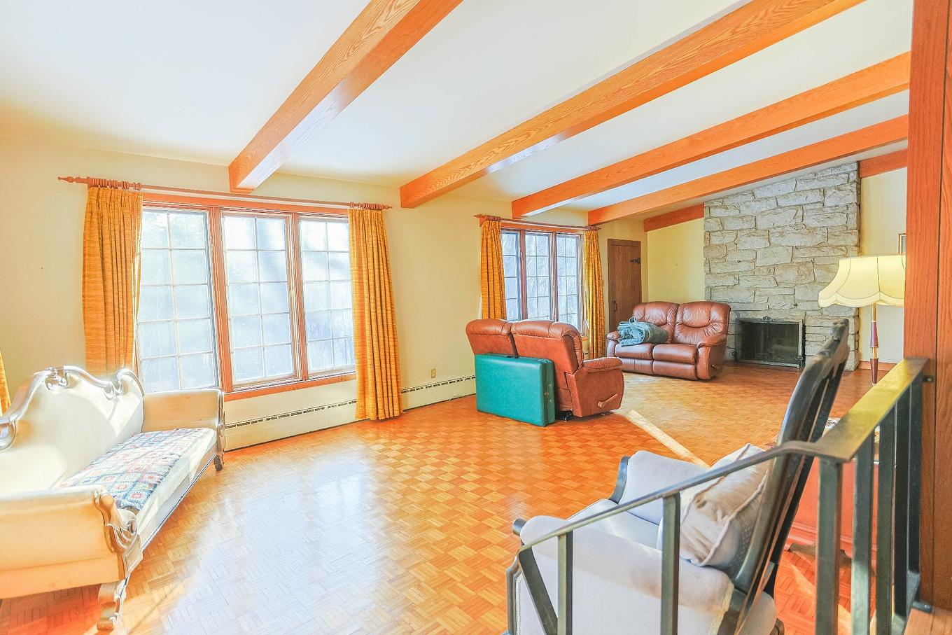 Living room - 3853 Rue Guillemette, Shawinigan, QC - Indoor Photo Showing Living Room With Fireplace