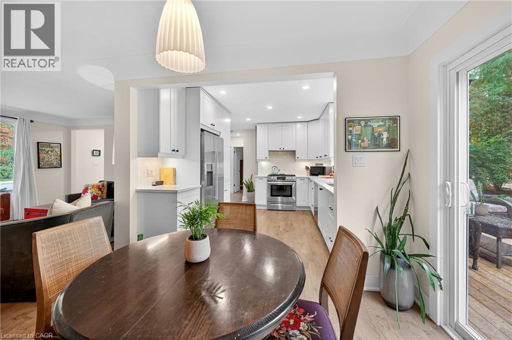 233 Townsend Avenue, Burlington, ON - Indoor Photo Showing Dining Room
