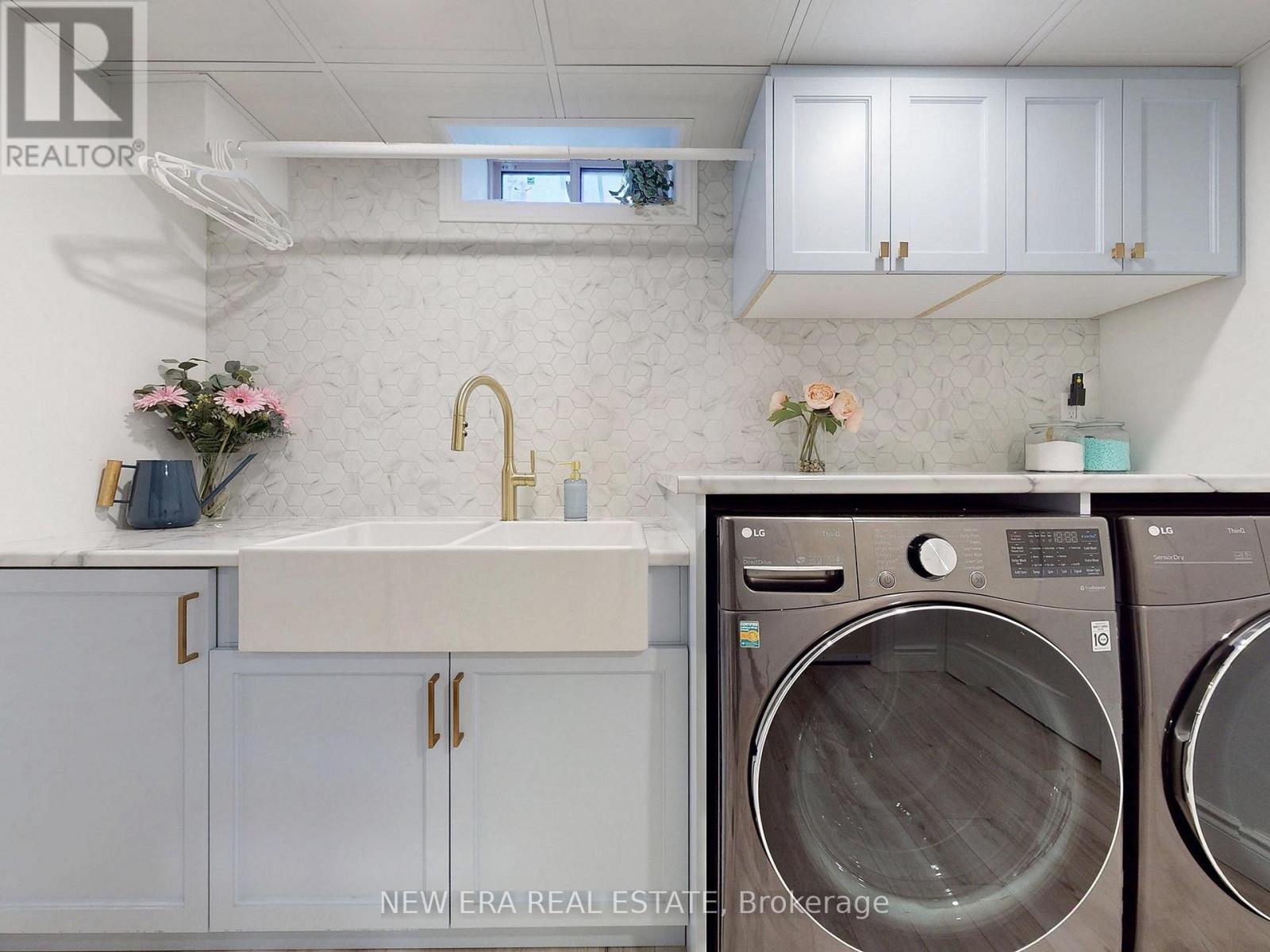 7189 Joliette Crescent, Mississauga, ON - Indoor Photo Showing Laundry Room