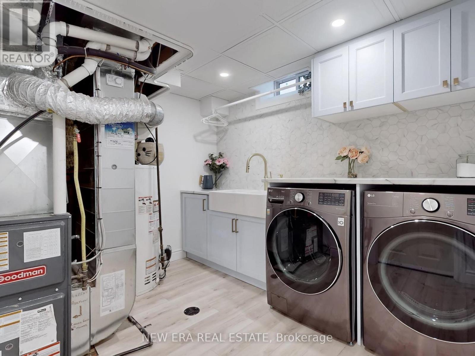 7189 Joliette Crescent, Mississauga, ON - Indoor Photo Showing Laundry Room