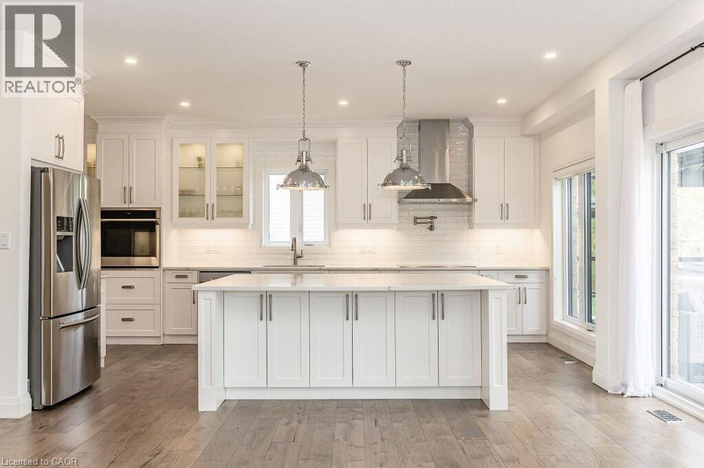 346 Lexington Road, Waterloo, ON - Indoor Photo Showing Kitchen With Upgraded Kitchen
