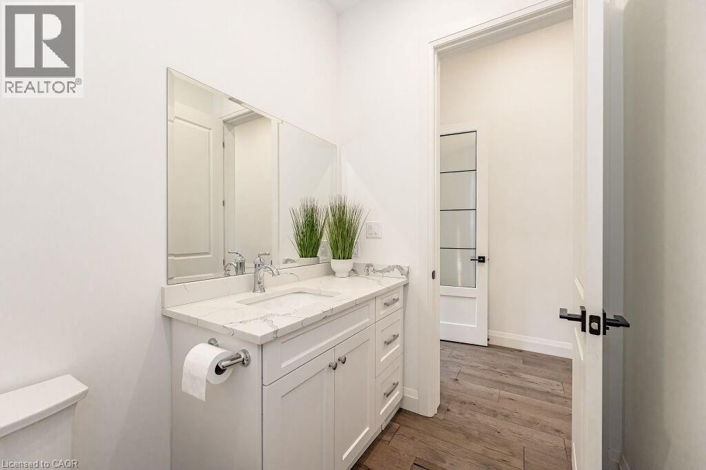 346 Lexington Road, Waterloo, ON - Indoor Photo Showing Bathroom
