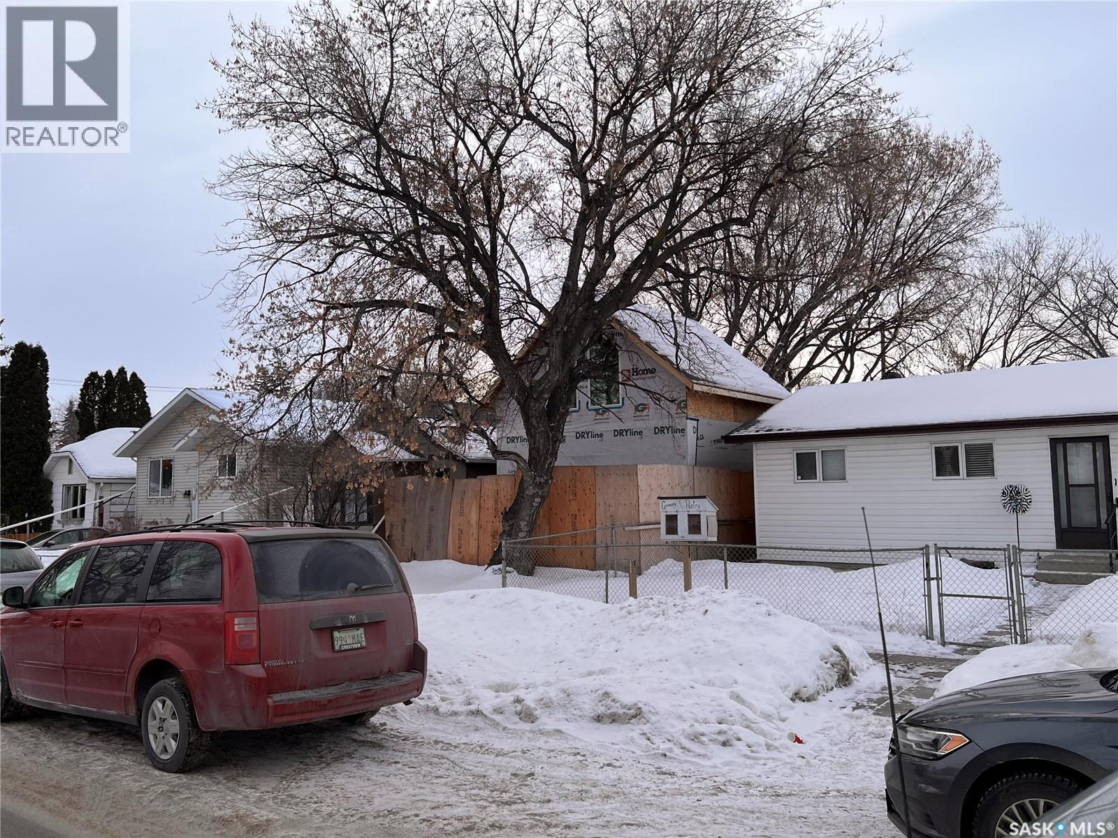 1913 20Th Street W, Saskatoon, SK - Outdoor
