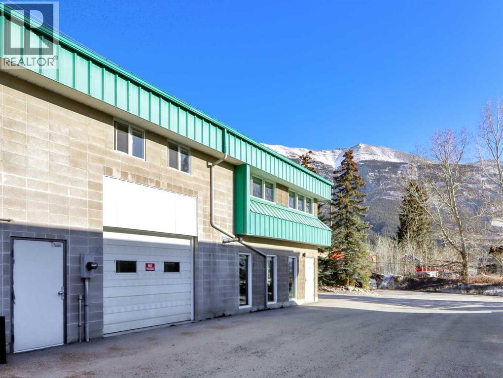 2, 108 Boulder Crescent, Canmore, AB