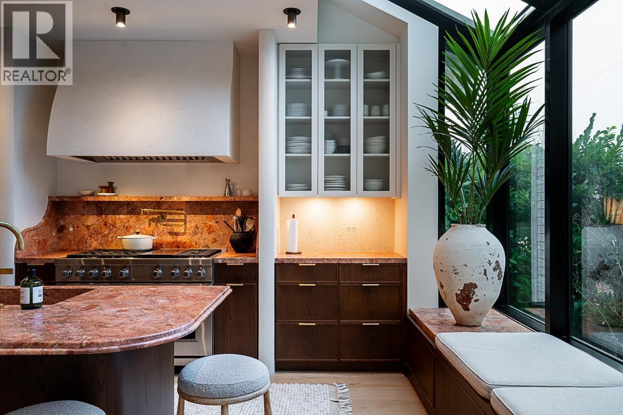 3575 Mayfair Avenue, Vancouver, BC - Indoor