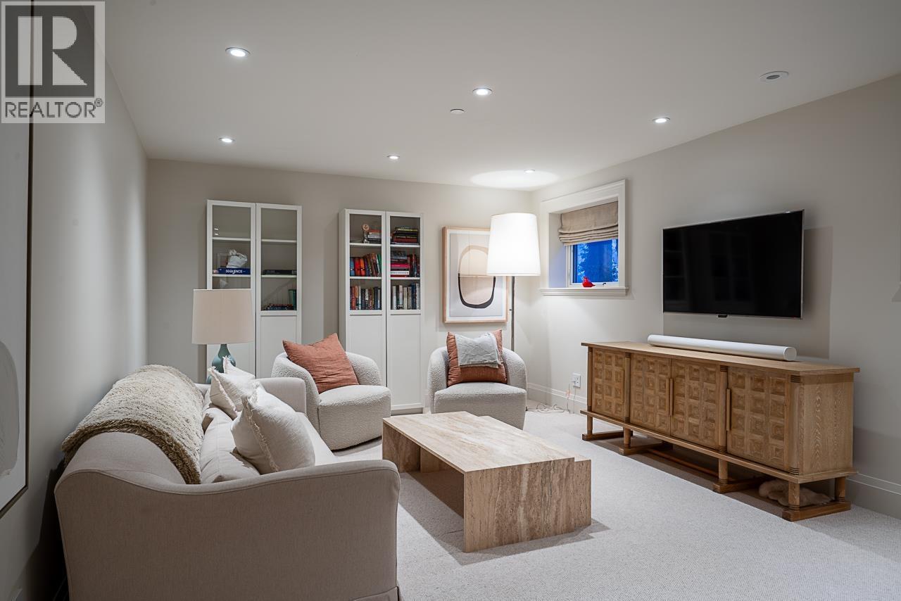 3575 Mayfair Avenue, Vancouver, BC - Indoor Photo Showing Living Room