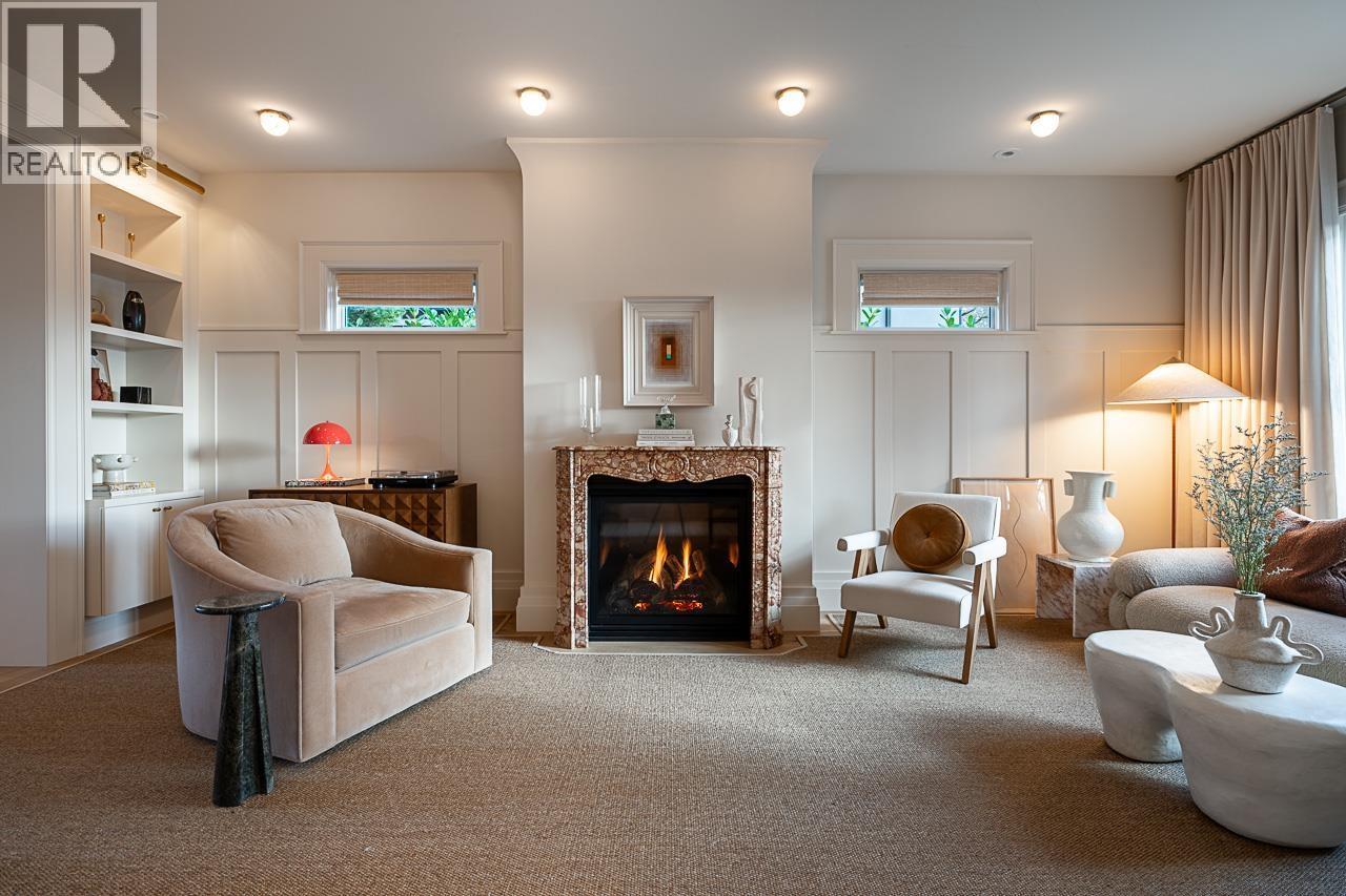 3575 Mayfair Avenue, Vancouver, BC - Indoor Photo Showing Living Room With Fireplace