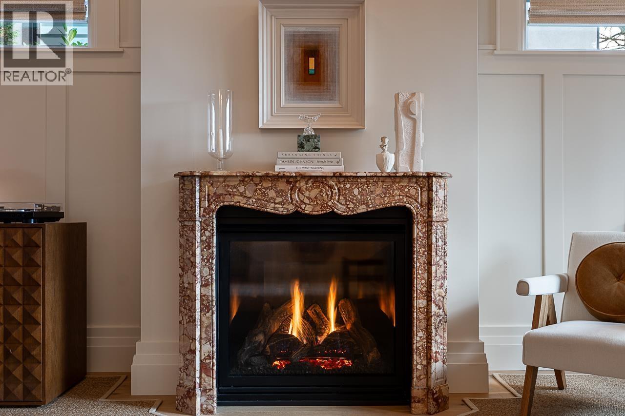 3575 Mayfair Avenue, Vancouver, BC - Indoor Photo Showing Living Room With Fireplace