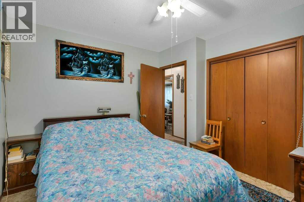 7 Ohio Close, Red Deer, AB - Indoor Photo Showing Bedroom