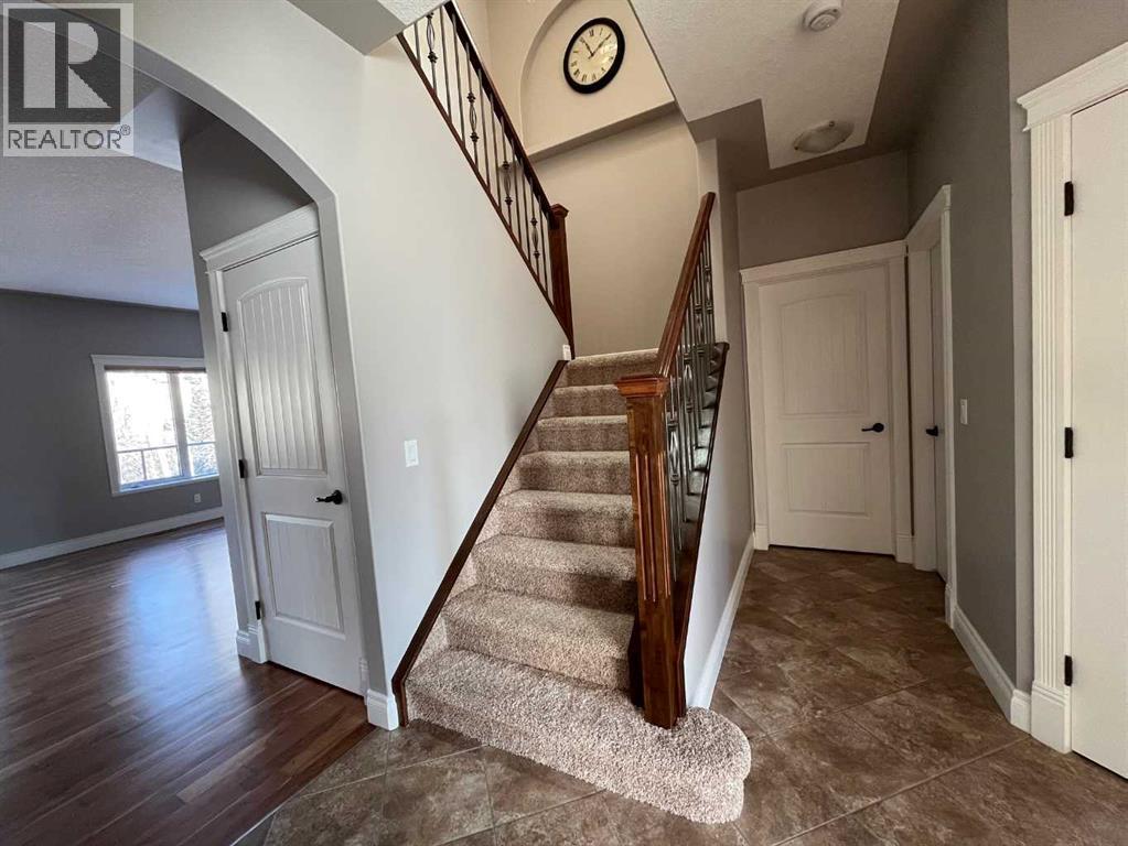 75 Royal Abbey Rise Nw, Calgary, AB - Indoor Photo Showing Other Room