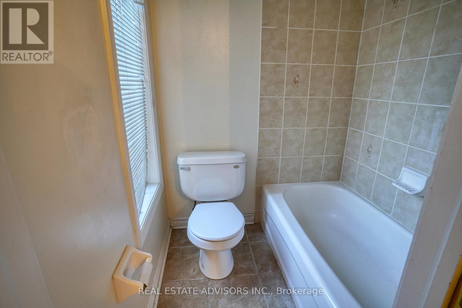 3208 Countess Crescent, Mississauga, ON - Indoor Photo Showing Bathroom