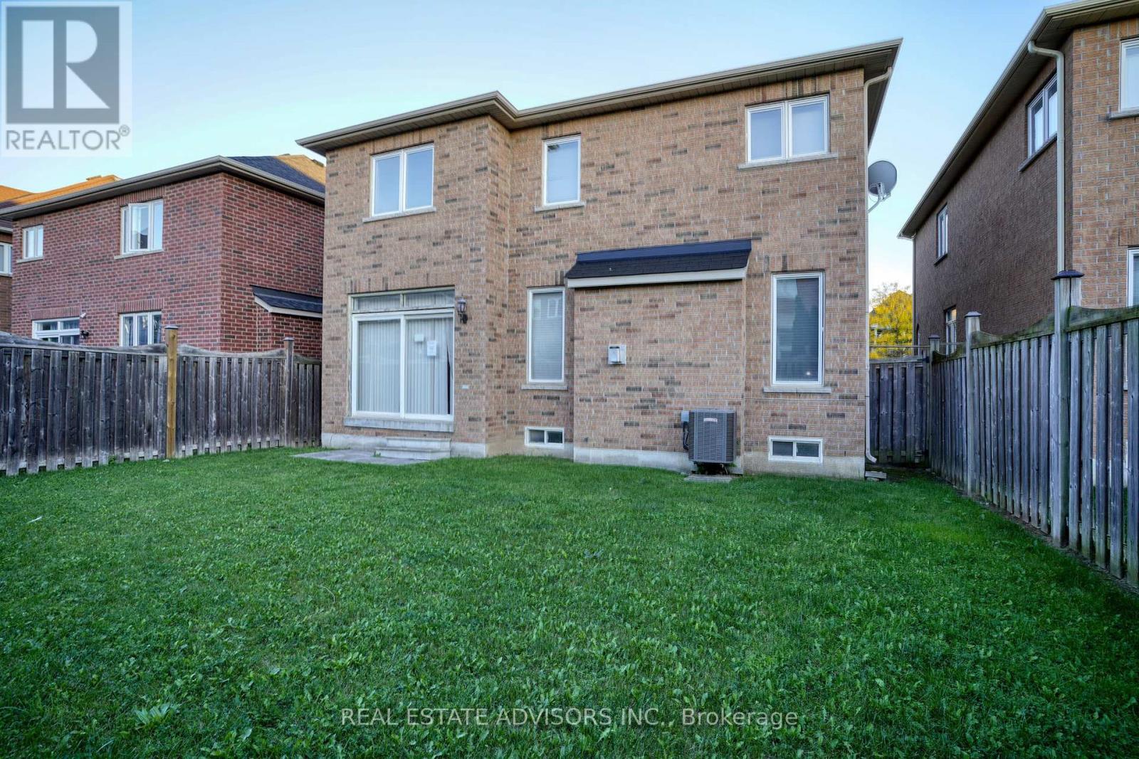 3208 Countess Crescent, Mississauga, ON - Outdoor With Exterior
