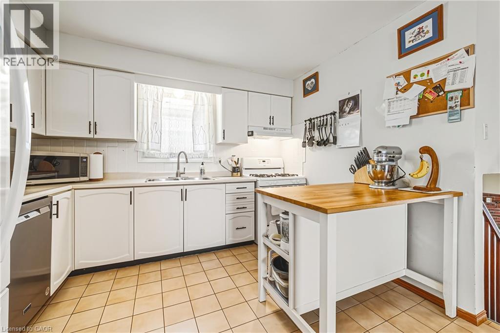 43 Everest Street, Hamilton, ON - Indoor Photo Showing Kitchen With Double Sink