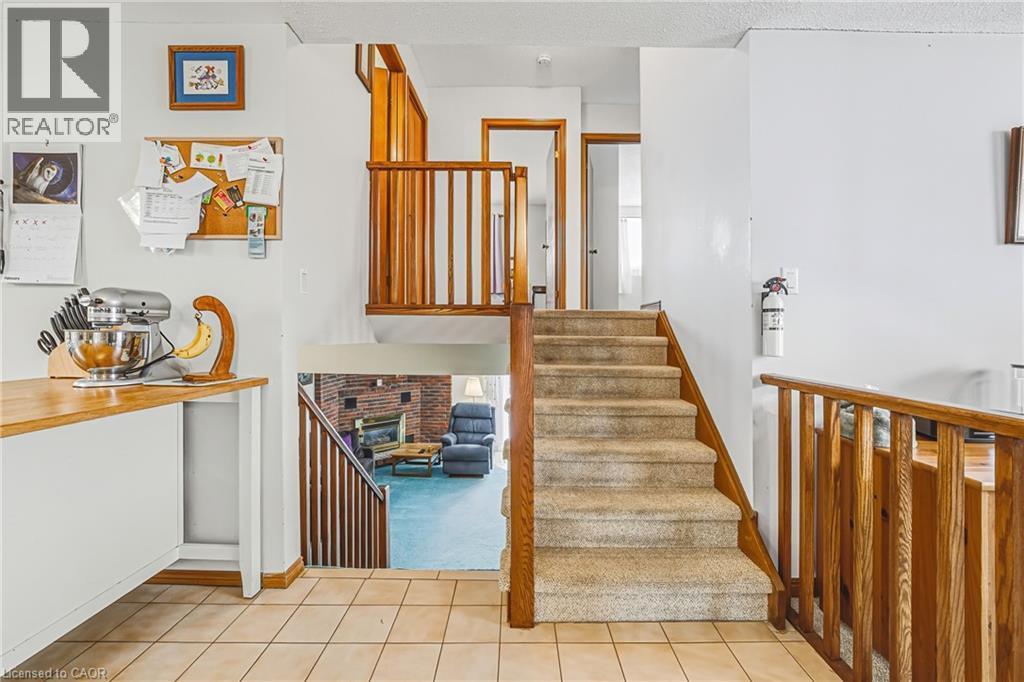 43 Everest Street, Hamilton, ON - Indoor Photo Showing Other Room