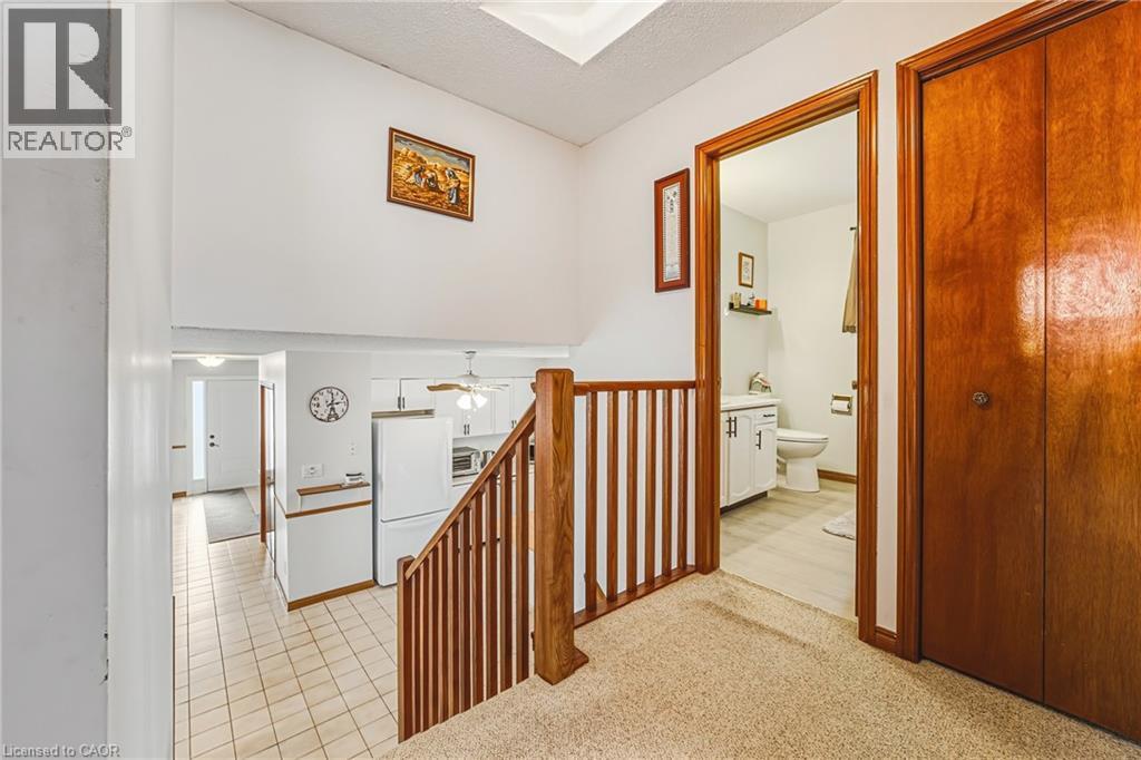 43 Everest Street, Hamilton, ON - Indoor Photo Showing Other Room