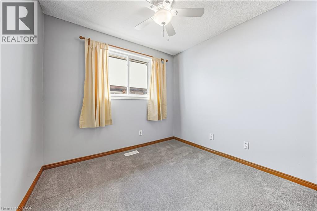 43 Everest Street, Hamilton, ON - Indoor Photo Showing Other Room