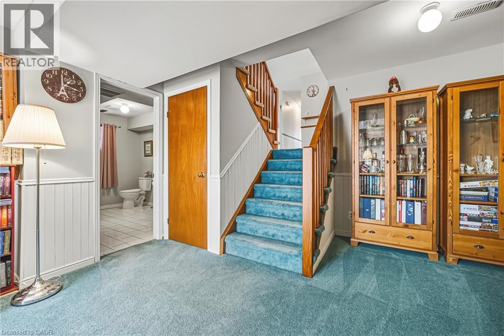 43 Everest Street, Hamilton, ON - Indoor Photo Showing Other Room