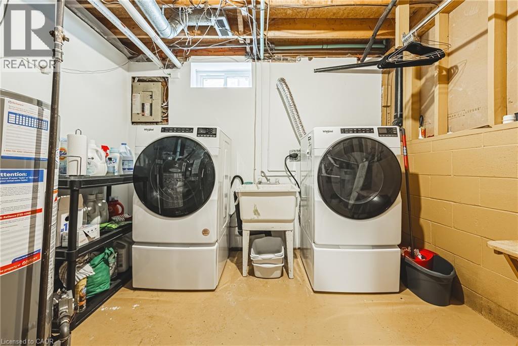 43 Everest Street, Hamilton, ON - Indoor Photo Showing Laundry Room