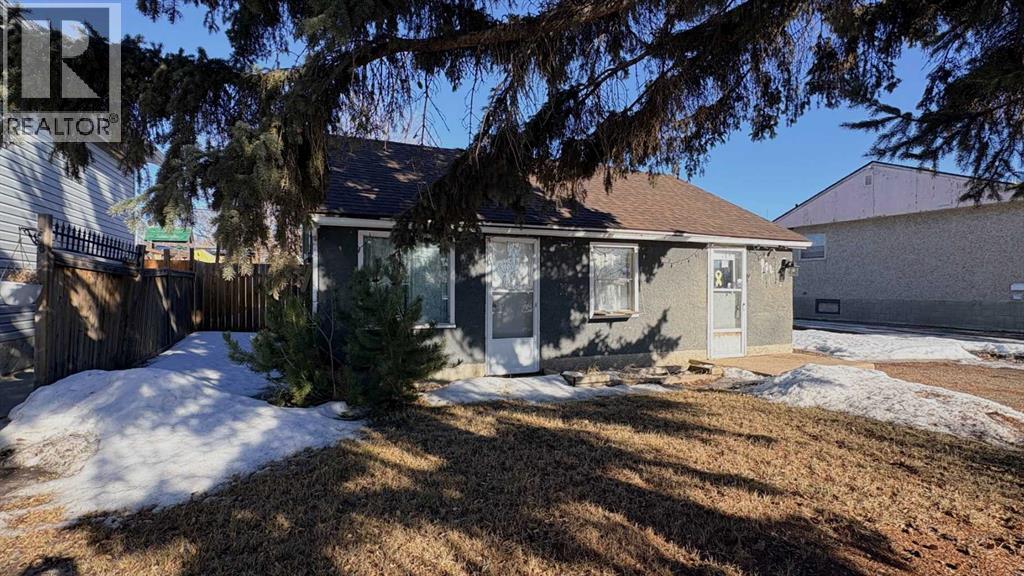 622 5 Avenue, Wainwright, AB - Outdoor