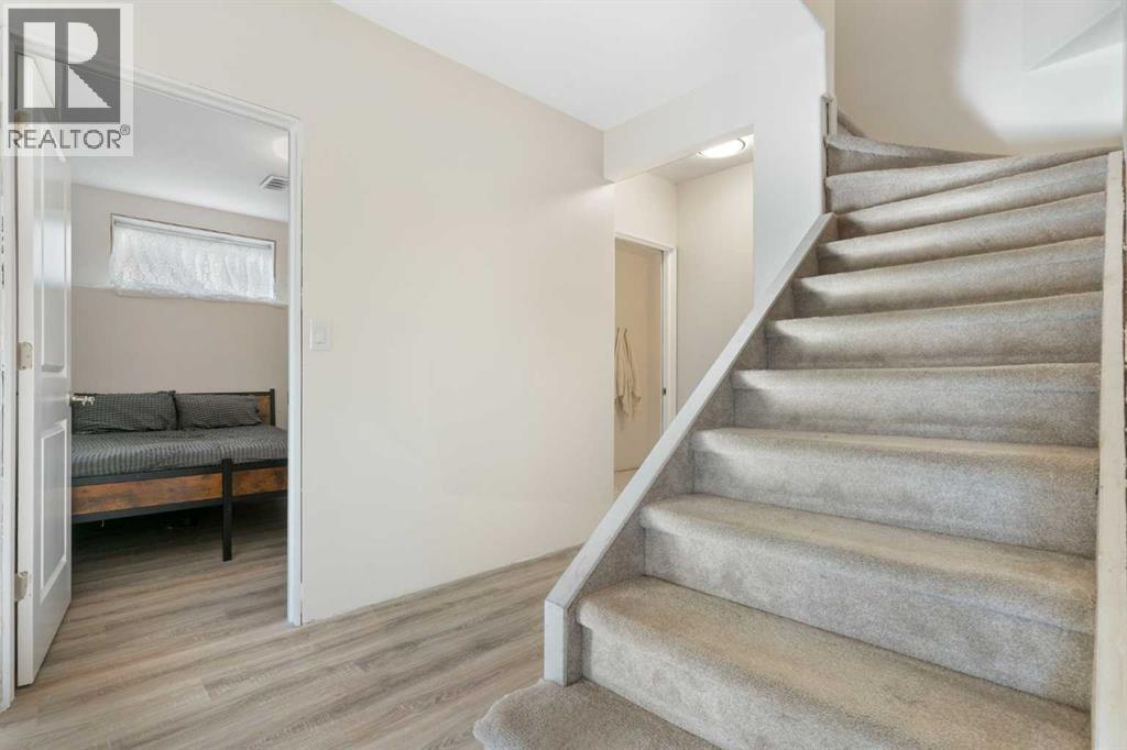 202 Schooner Close Nw, Calgary, AB - Indoor Photo Showing Other Room