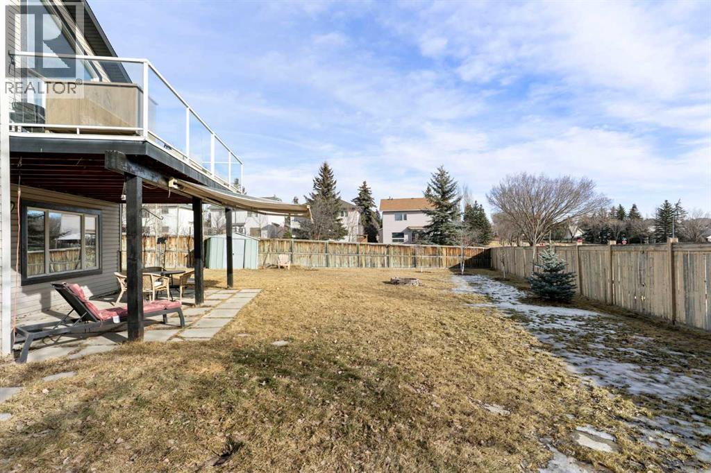 202 Schooner Close Nw, Calgary, AB - Outdoor