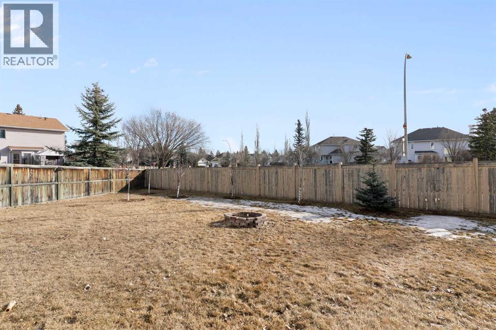 202 Schooner Close Nw, Calgary, AB - Outdoor