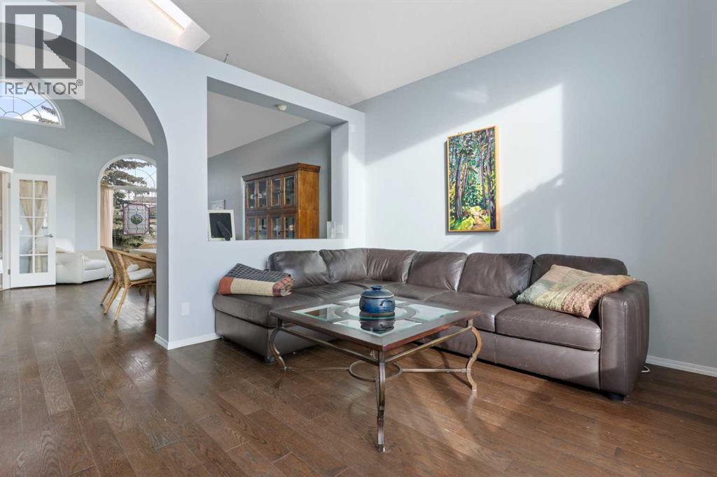 202 Schooner Close Nw, Calgary, AB - Indoor Photo Showing Living Room
