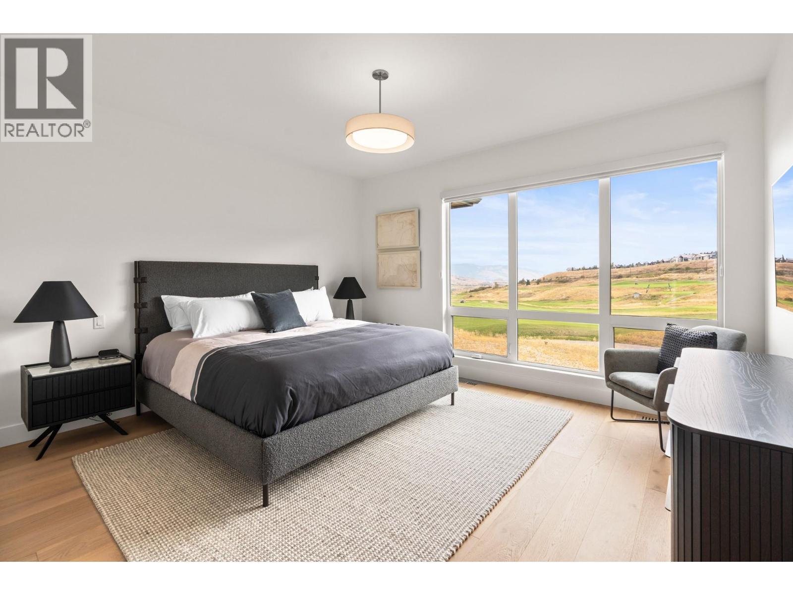 105 Predator Ridge Drive Unit# 22, Vernon, BC - Indoor Photo Showing Bedroom