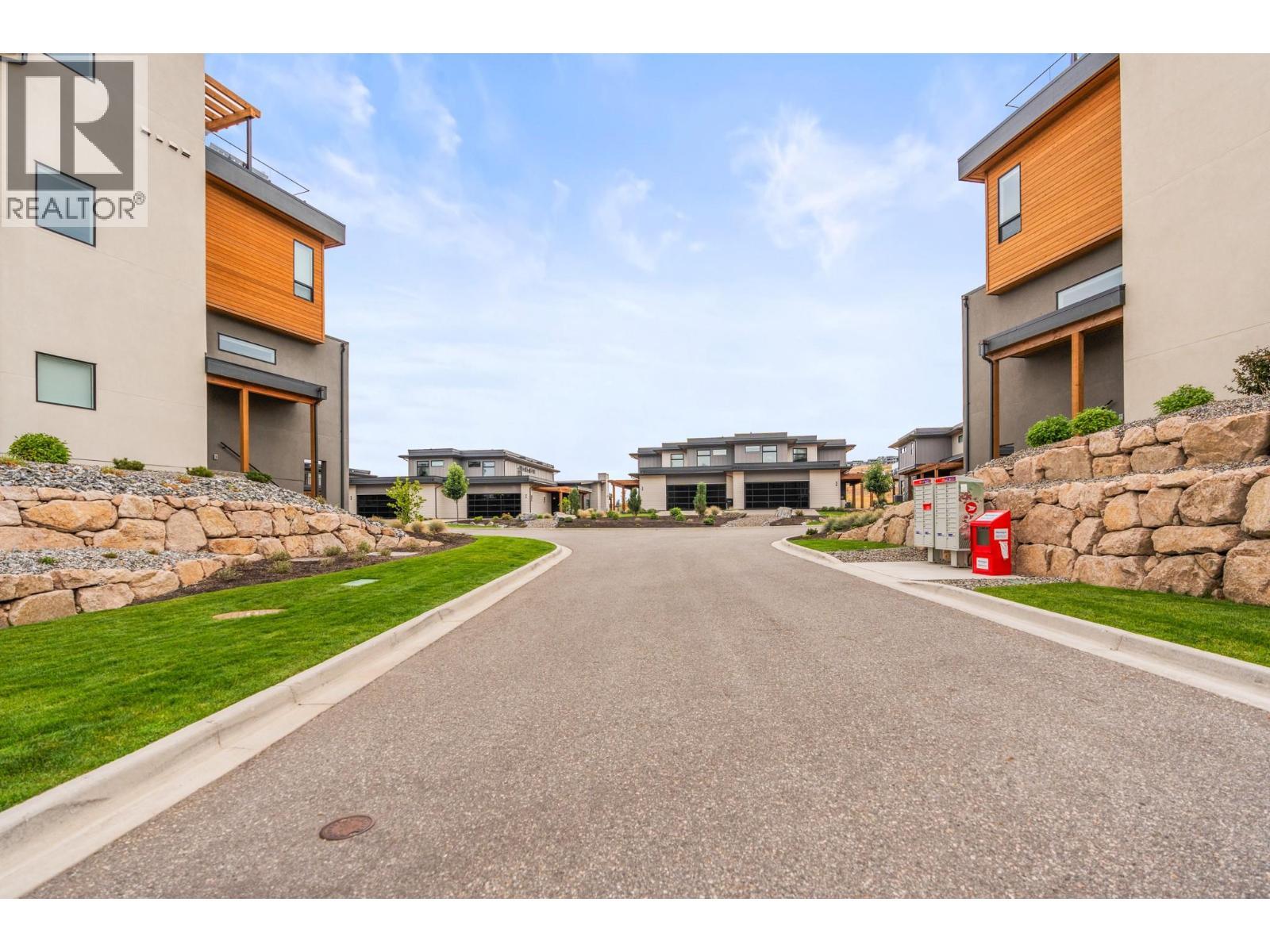 105 Predator Ridge Drive Unit# 22, Vernon, BC - Outdoor