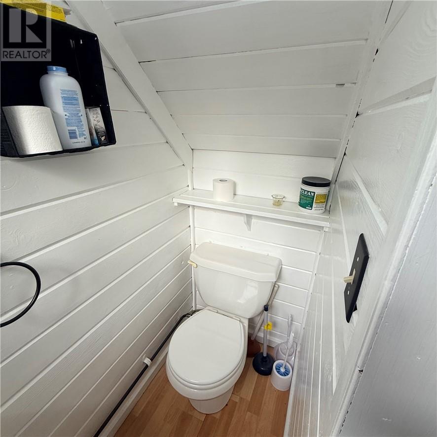 110 Champlain Trail, Westree, ON - Indoor Photo Showing Bathroom
