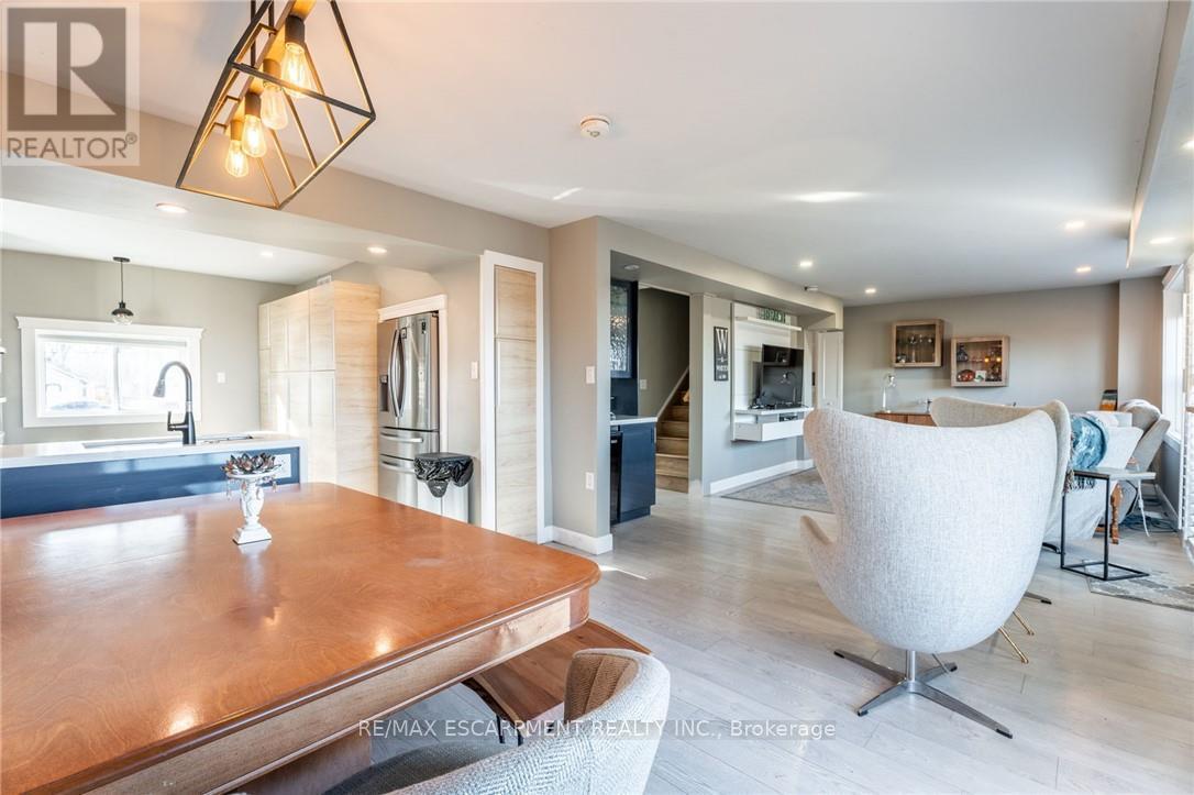 735 Beach Boulevard, Hamilton, ON - Indoor