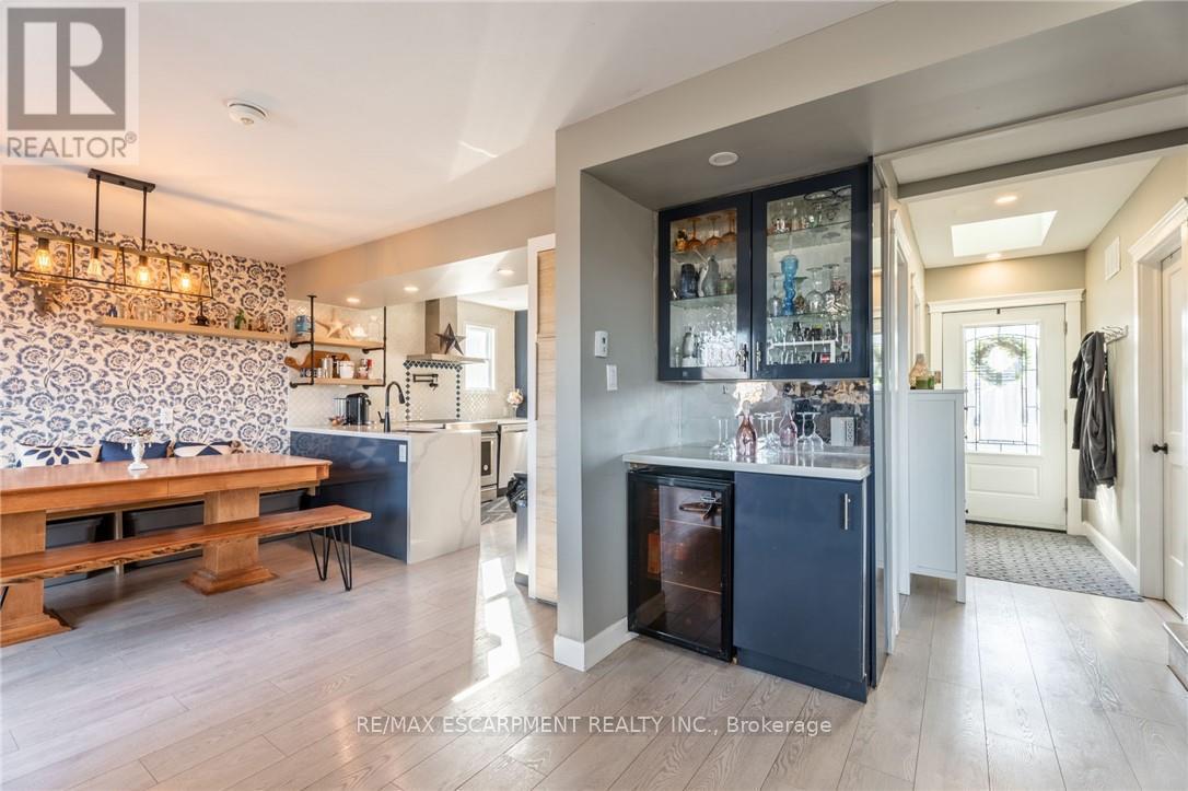 735 Beach Boulevard, Hamilton, ON - Indoor Photo Showing Other Room