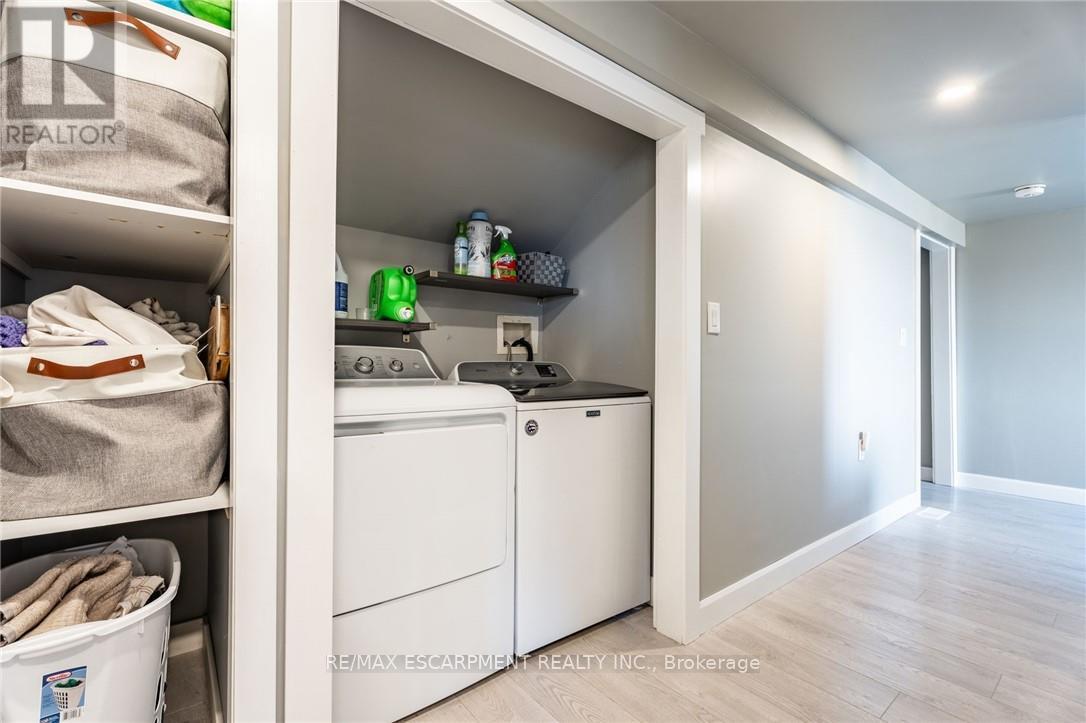 735 Beach Boulevard, Hamilton, ON - Indoor Photo Showing Laundry Room