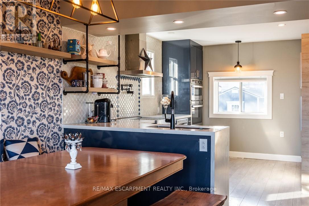 735 Beach Boulevard, Hamilton, ON - Indoor Photo Showing Other Room