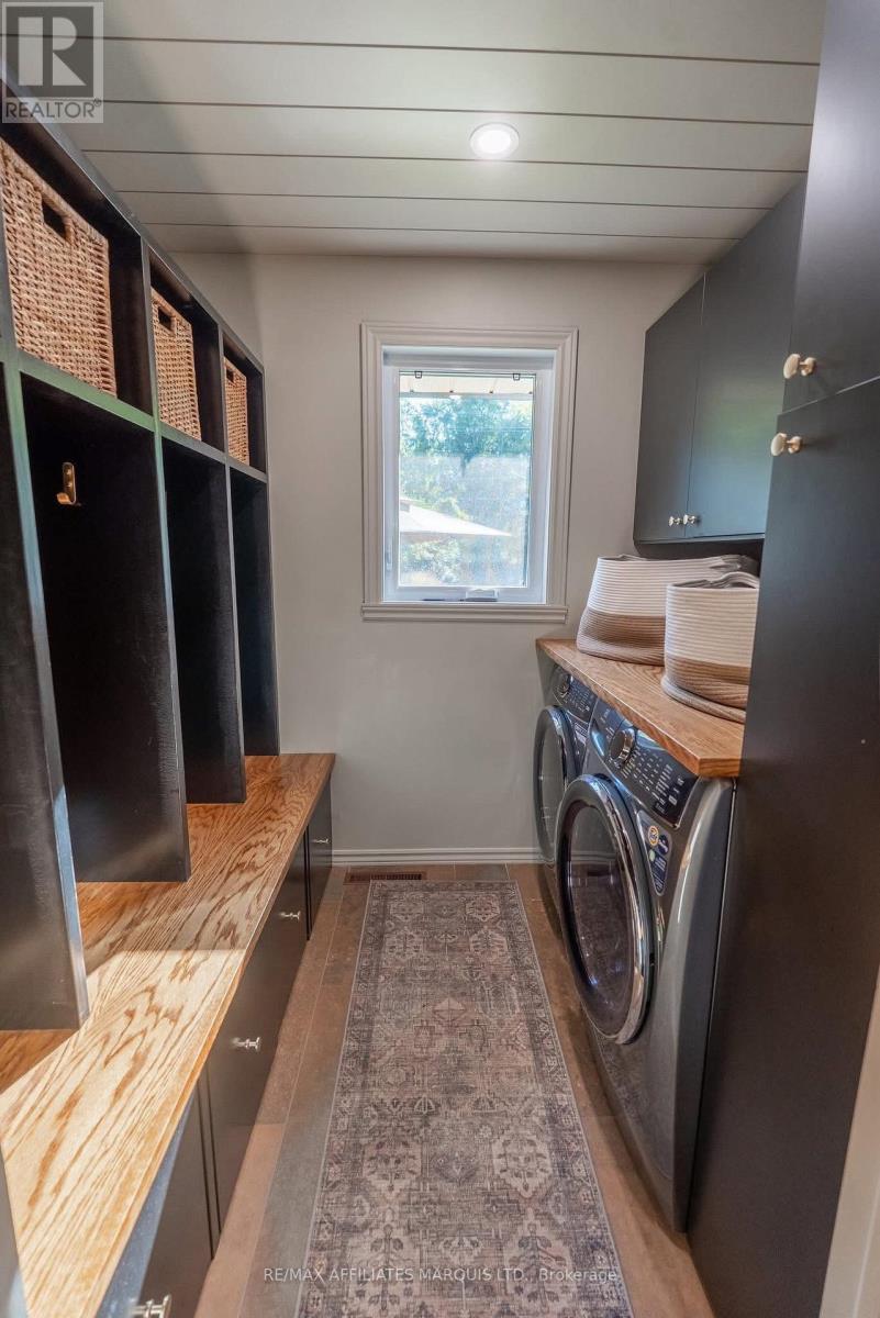 1733 Blakely Drive, Cornwall, ON - Indoor Photo Showing Laundry Room