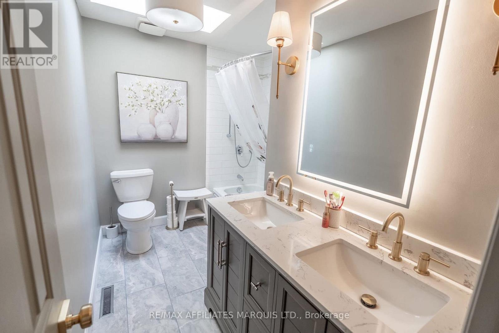 1733 Blakely Drive, Cornwall, ON - Indoor Photo Showing Bathroom