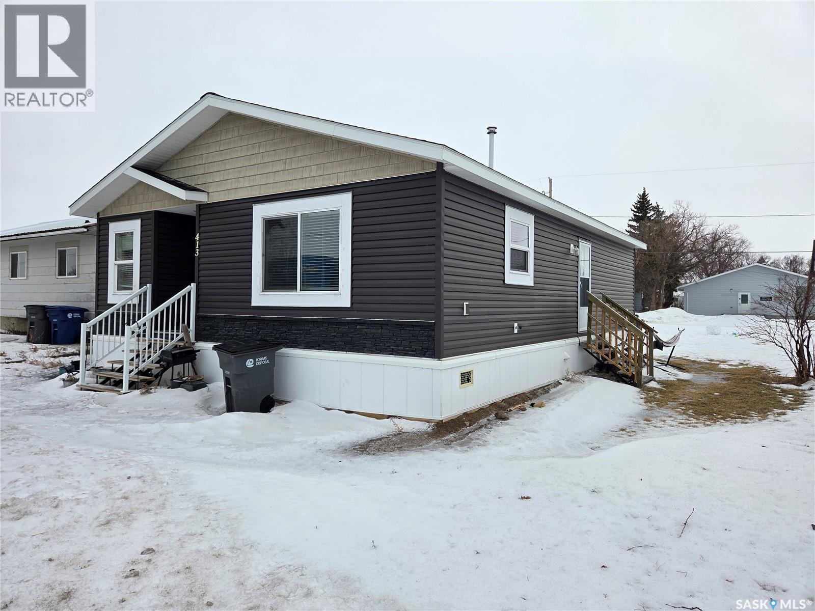 413 Railway Street, Kipling, SK - Outdoor