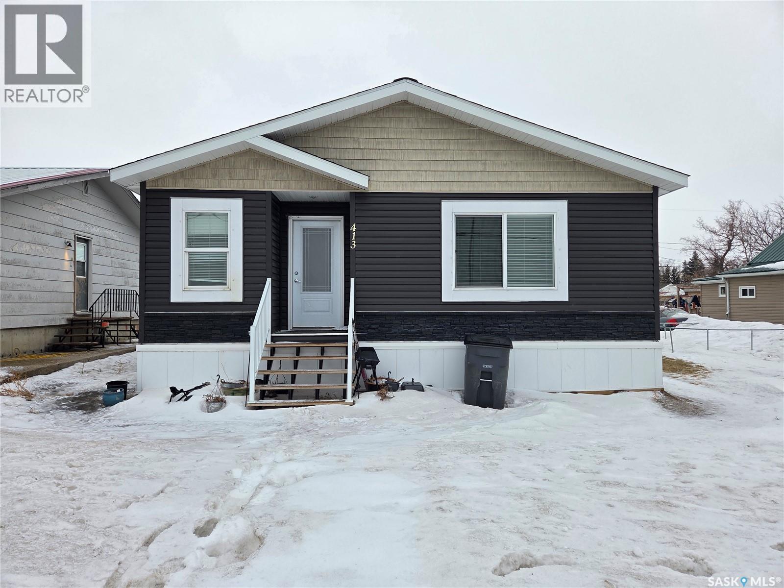 413 Railway Street, Kipling, SK - Outdoor