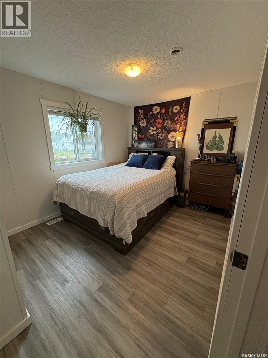 413 Railway Street, Kipling, SK - Indoor Photo Showing Bedroom