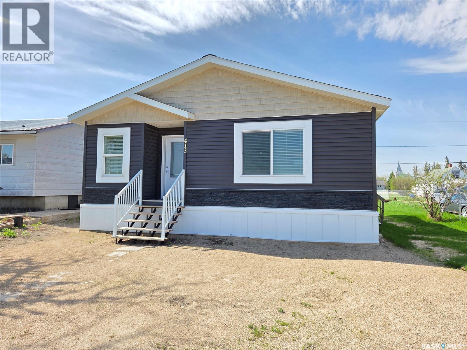 413 Railway Street, Kipling, SK - Outdoor