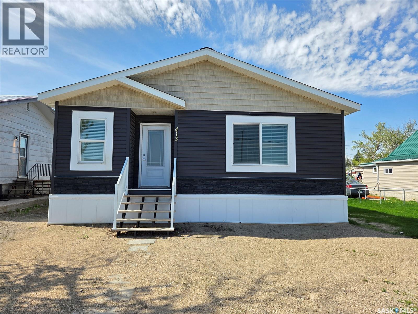 413 Railway Street, Kipling, SK - Outdoor