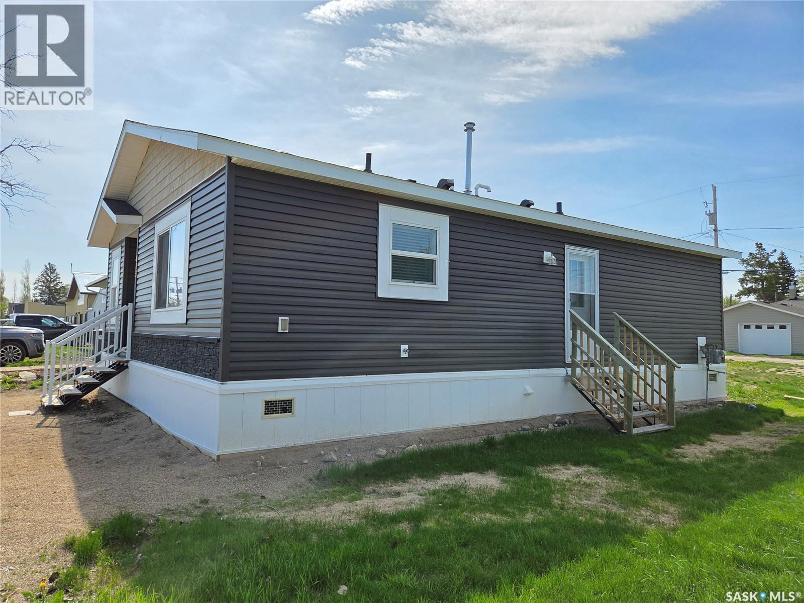 413 Railway Street, Kipling, SK - Outdoor With Exterior