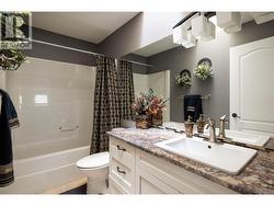 Main floor 4 piece bath -