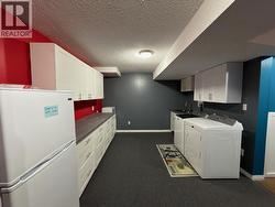 Kitchenette / laundry -