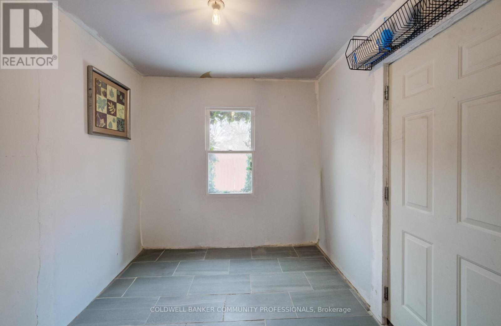 83 Sanford Avenue N, Hamilton, ON - Indoor Photo Showing Other Room