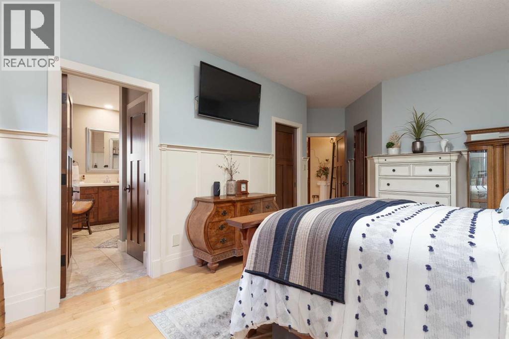 1003 Canyon Boulevard W, Lethbridge, AB - Indoor Photo Showing Bedroom