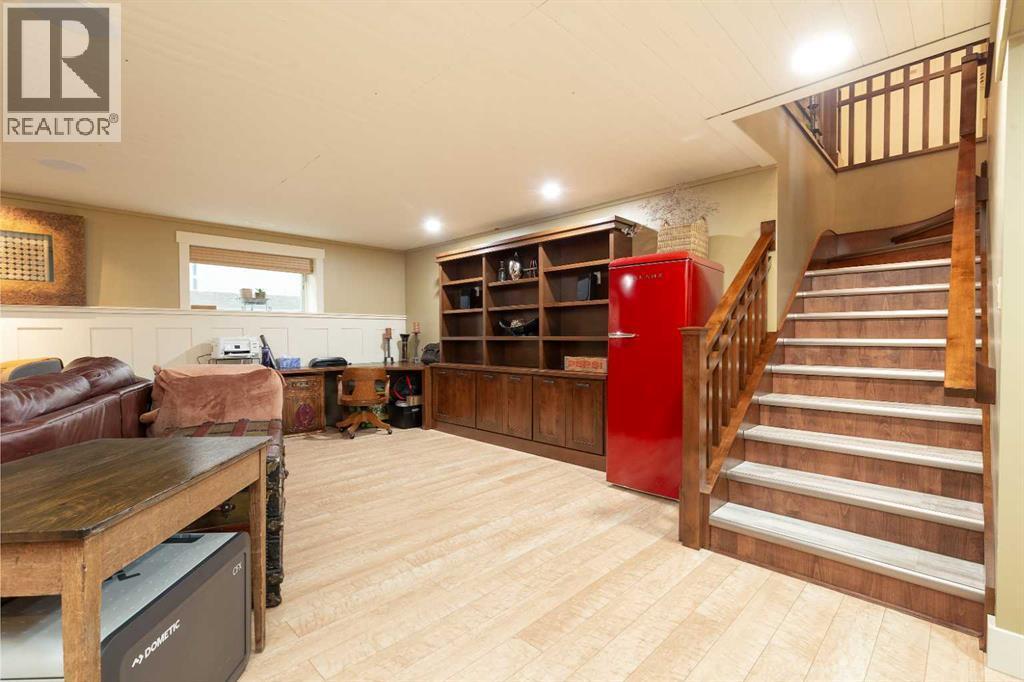 1003 Canyon Boulevard W, Lethbridge, AB - Indoor Photo Showing Other Room